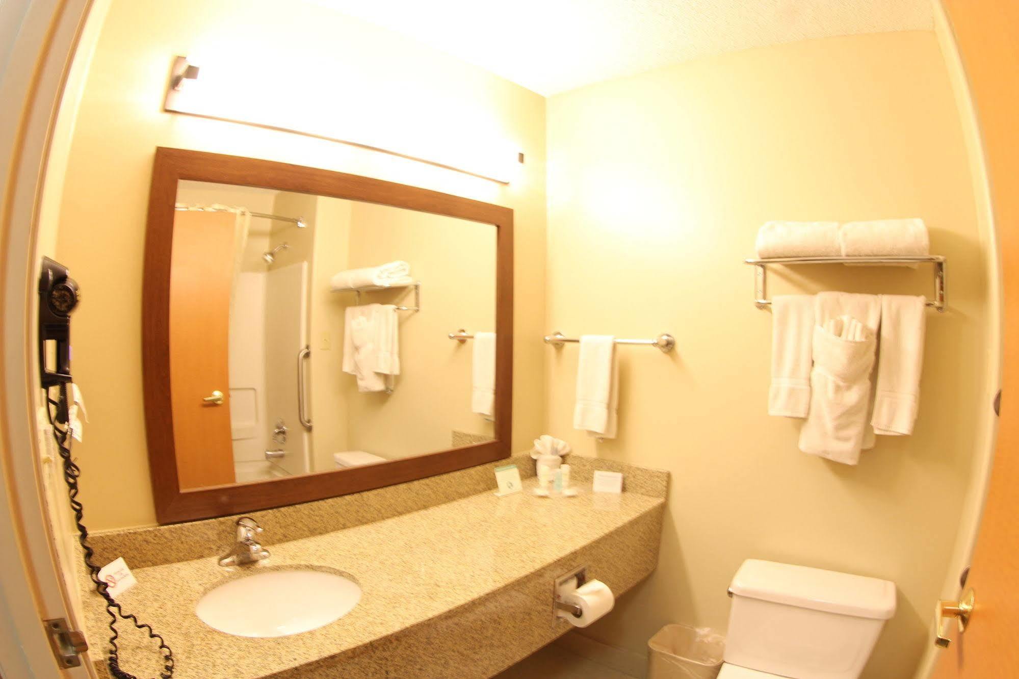 Hotel Spark By Hilton Airport